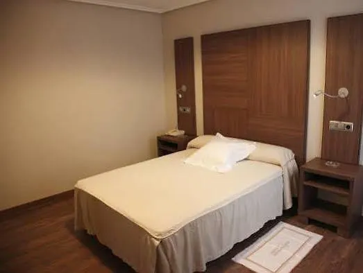 فندق Cesaraugusta 3*